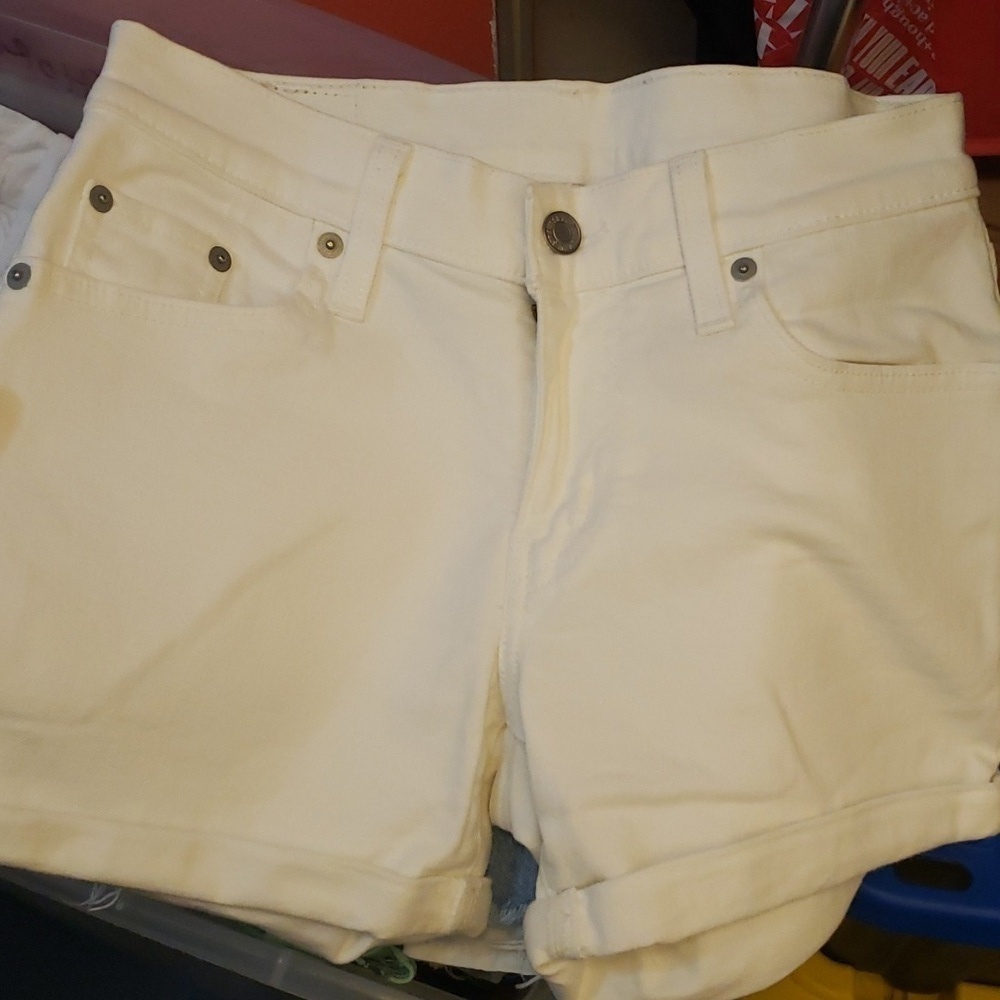 Levi's white low rise 4" inseam denim shorts size 26